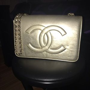 Gold Chanel Logo Chain Link Bag